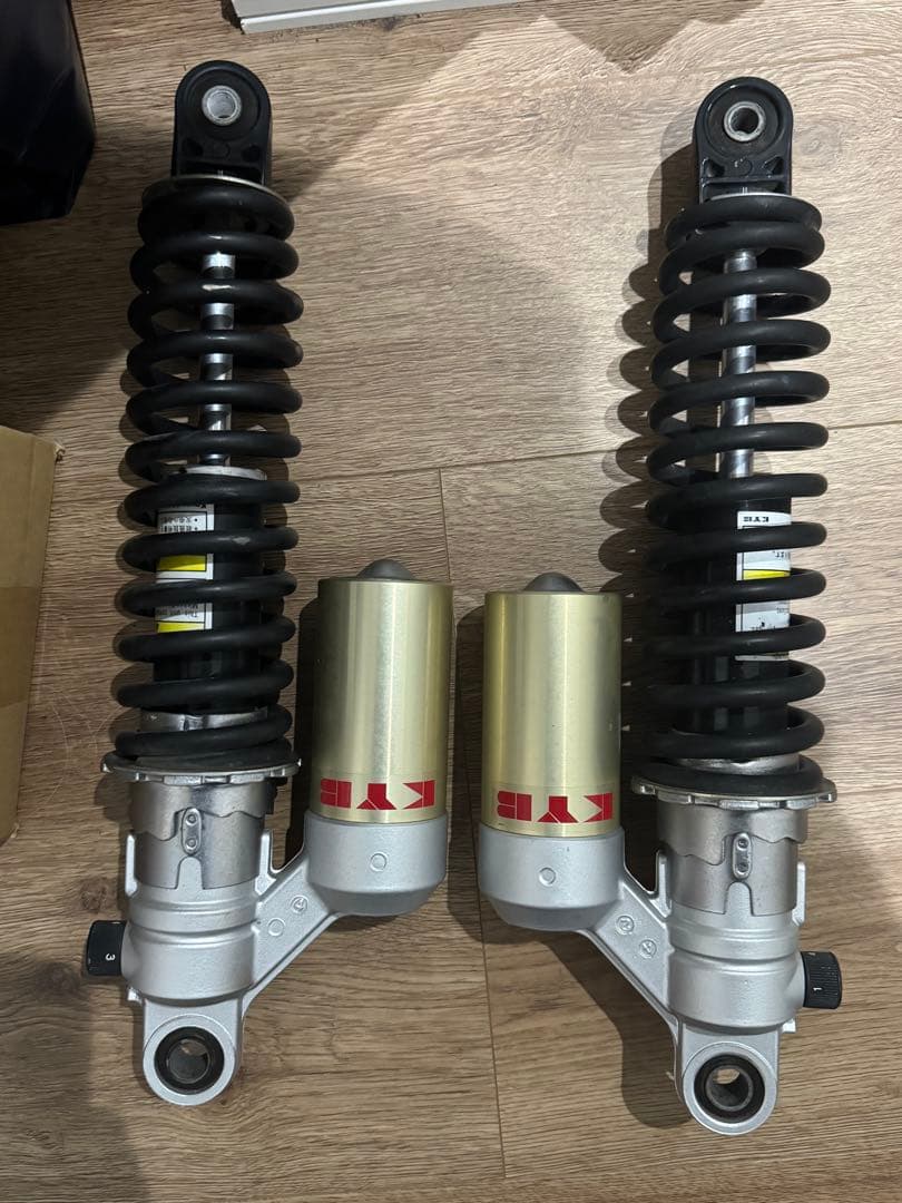 ZRX1100 純正リアサスペンション カワサキ（Kawasaki） ZRX1100 リアサスペンション 左右 純正 中古