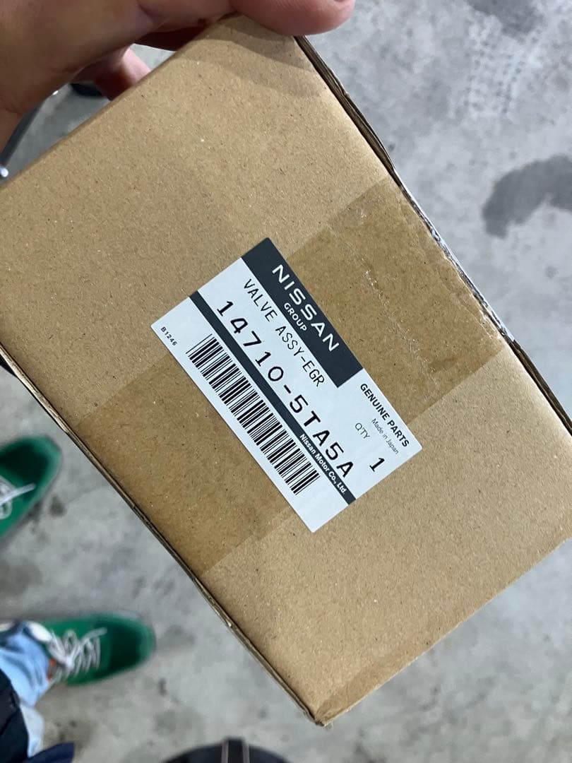 セレナ　c27 ＥＧＲ新品　未開封 日産（NISSAN） 新品 EGRコントロールバルブ 1個 ガスケットSET セレナ