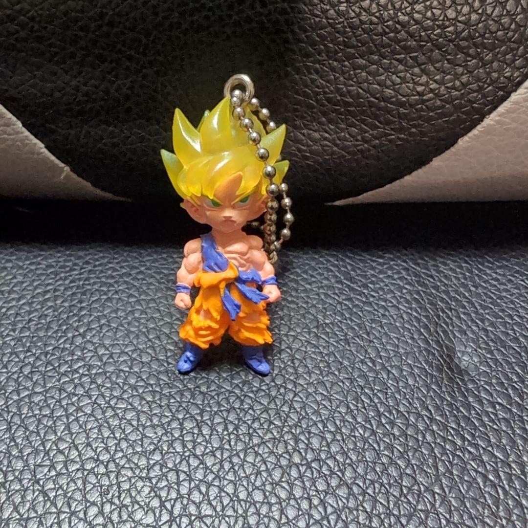 ドラゴンボールUDM キーホルダー 伝説の超サイヤ人 孫悟空 クリア 初期