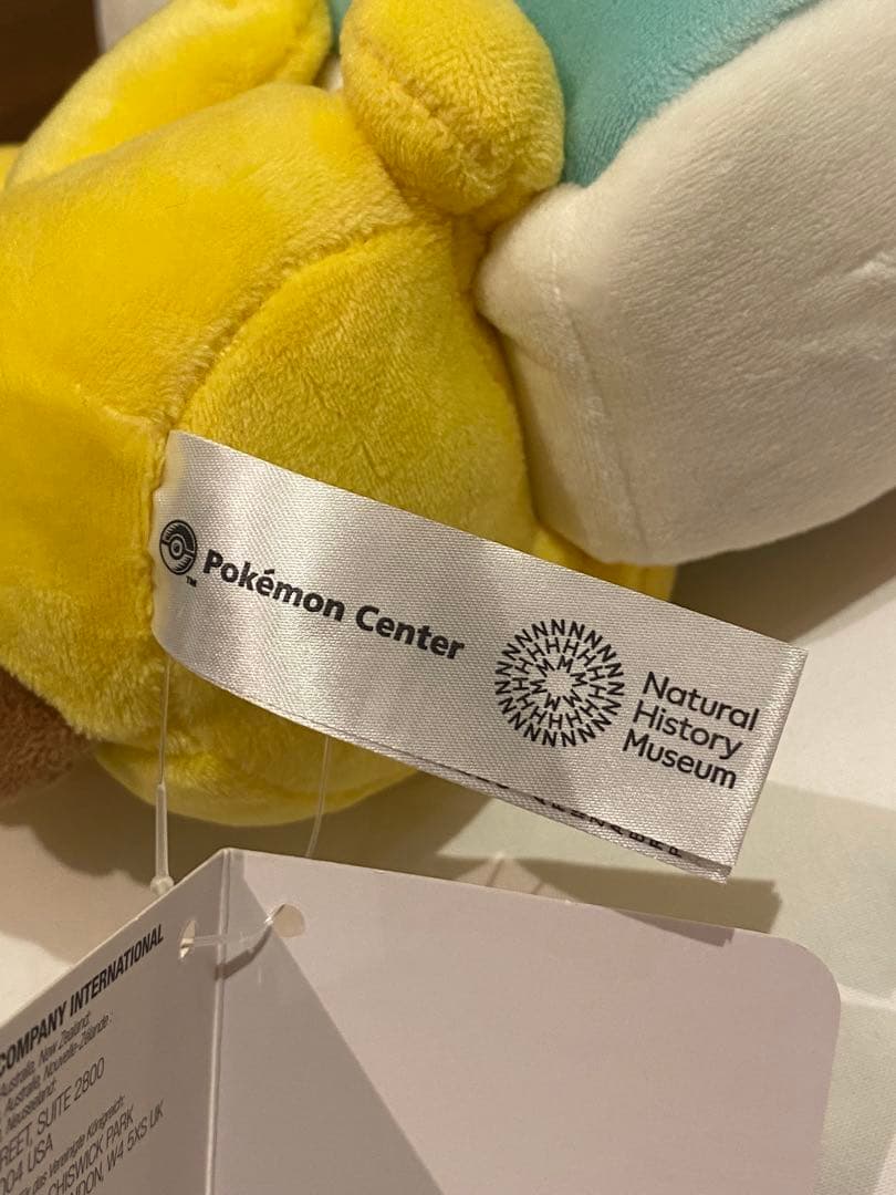 ポケモン ロンドン 英国自然博物館 ピカチュウ ぬいぐるみ - メルカリ
