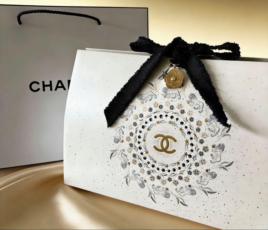 CHANEL 2025クリスマス最新コフレ リップアンドネイルケアセット 新品 CHANEL 2025 クリスマス最新コフレ リップアンドネイルケアセット