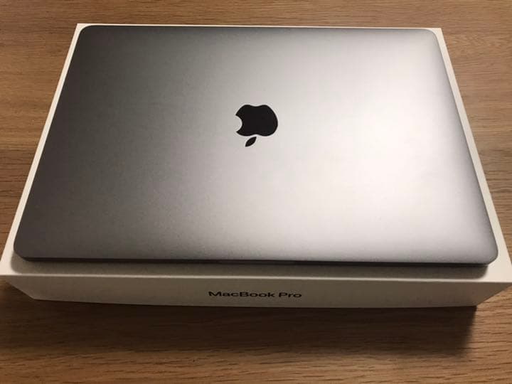 MacBook本体 MacBook pro 13  1.4GHz 256GB SG