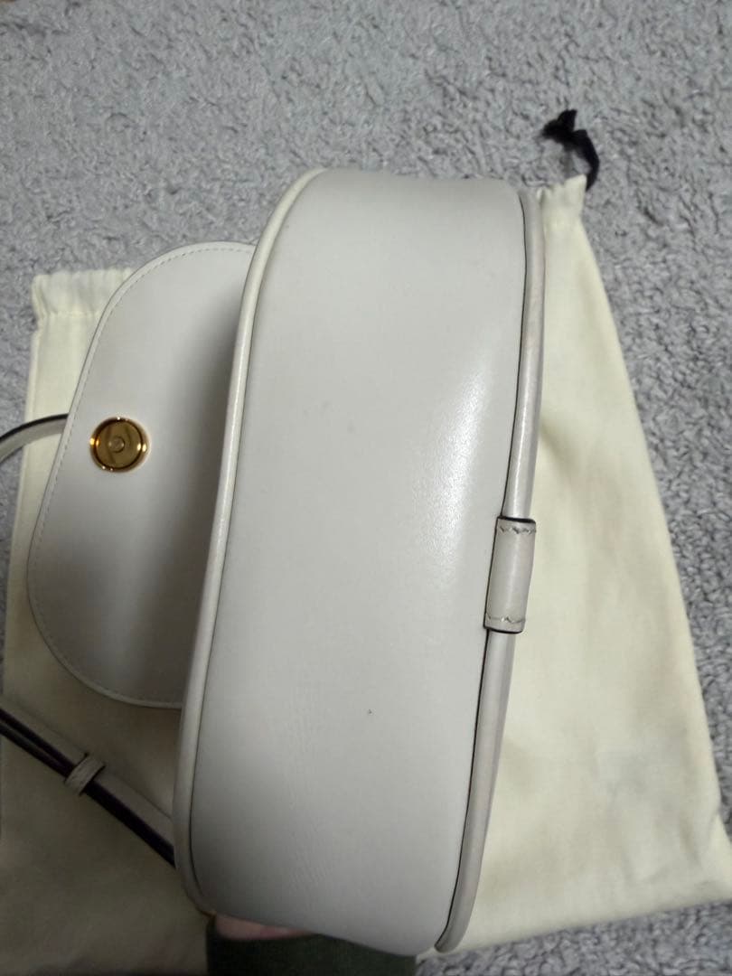 オンライン アウトレットファッション - FENDI ホワイト ショルダー