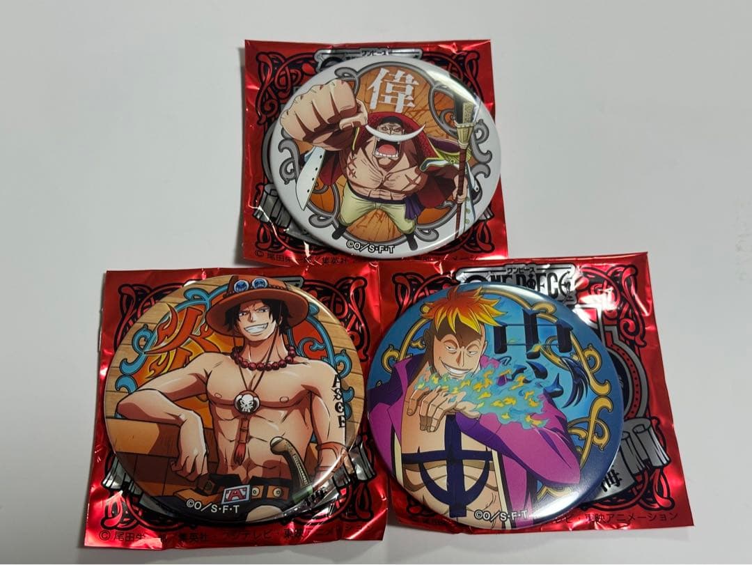 ワンピース 輩缶バッジ エース 白ひげ海賊 - メルカリ
