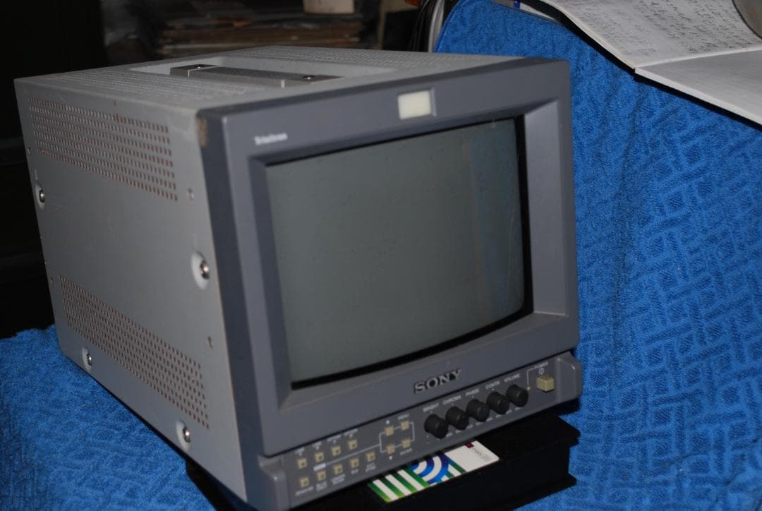 ソニー業務用トリニトロンモニターPVM-9L2中古ジャンク品の出品です。 ソニー業務用トリニトロンモニターPVM-9L2中古ジャンク品の出品です