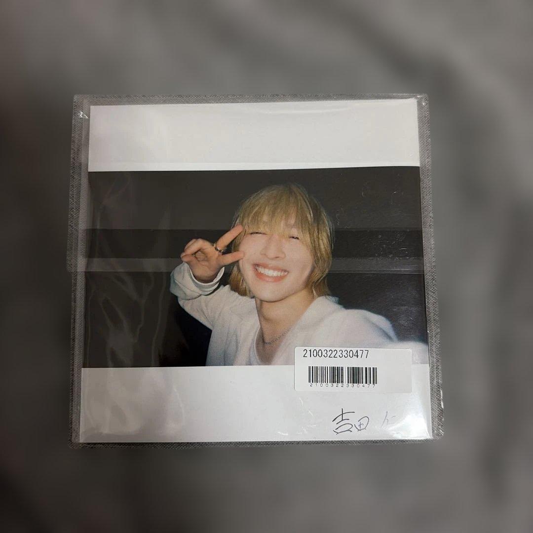 吉田仁人 26th 生誕 アクリルスタンド ブックレット - メルカリ