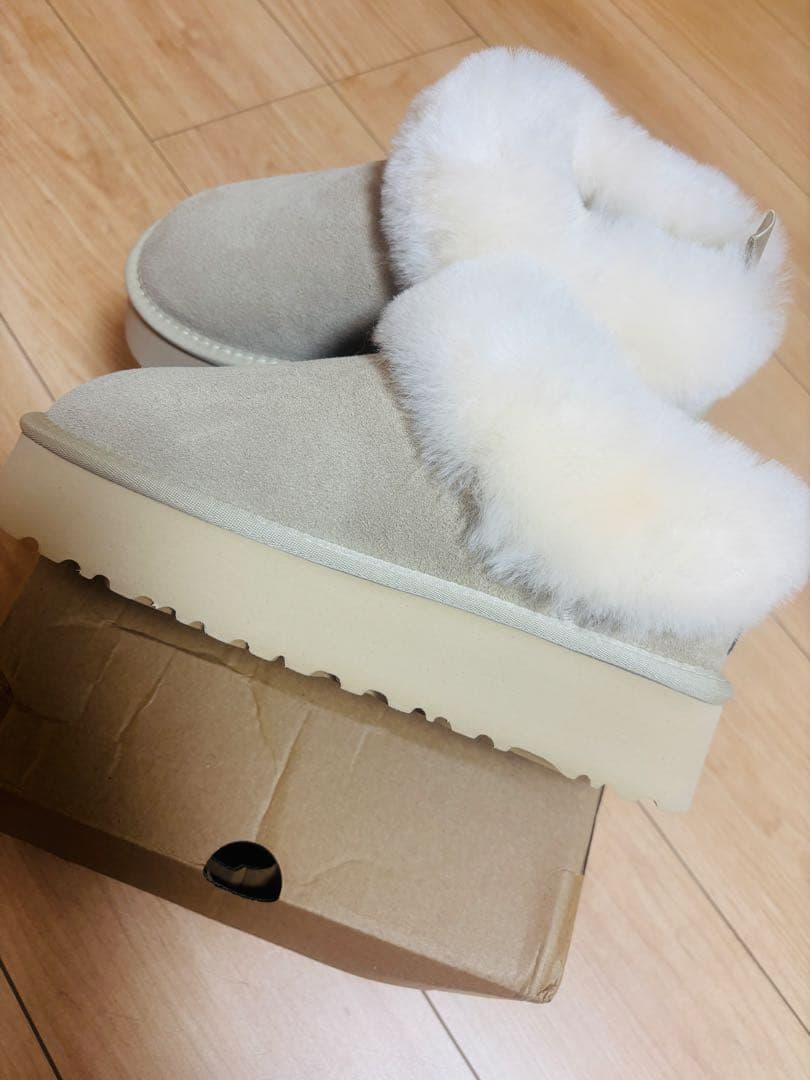 UGG 厚底24cm MUSTARD_SEED ムートンブーツ - メルカリ