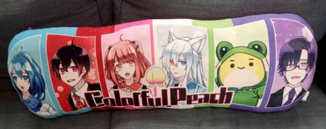 カラフルピーチ からぴち しまむらコラボ 抱き枕 - メルカリ