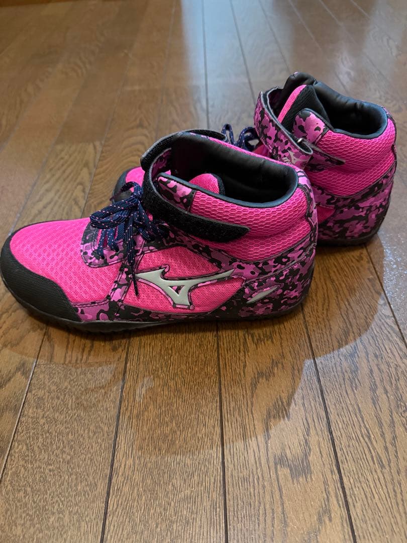 再値下げMizuno ピンクカモフラージュ安全靴 2022年7月ミズノ安全靴オールマイティ LSII 11L、LSII 22L、HW11L新