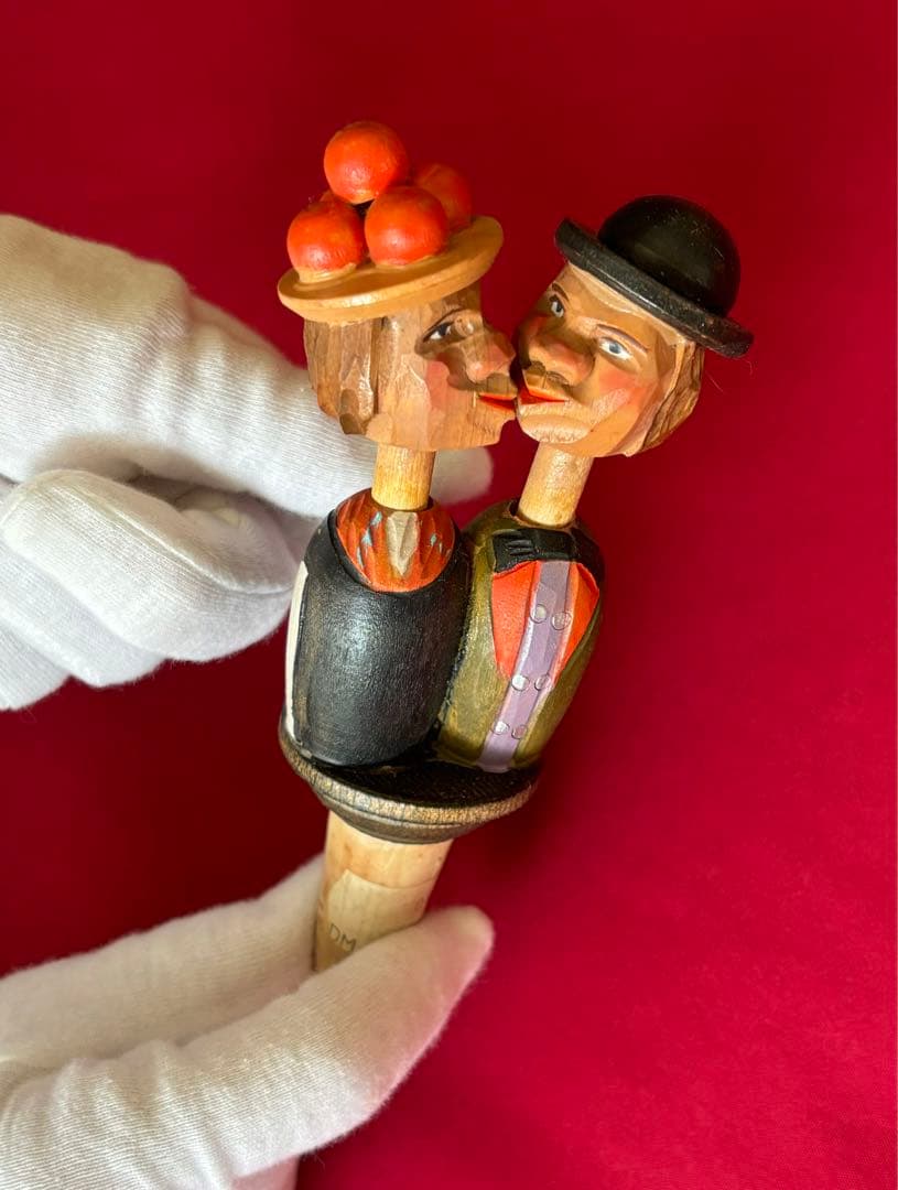 ドイツ製☆ハンドメイド木彫りからくり人形のワインボトルストッパー