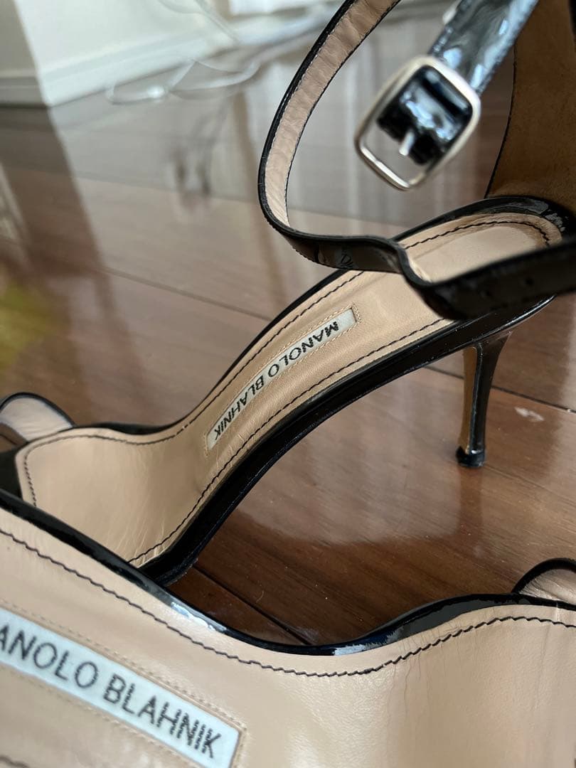 美品】マノロブラニク アンクルストラップサンダル - メルカリ
