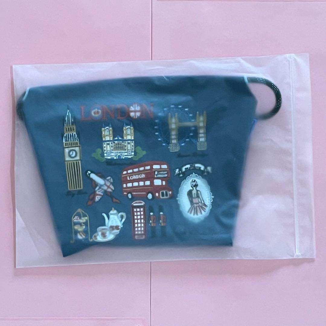 新品ボール＆チェーンチャコットポーチ ロンドン - メルカリ