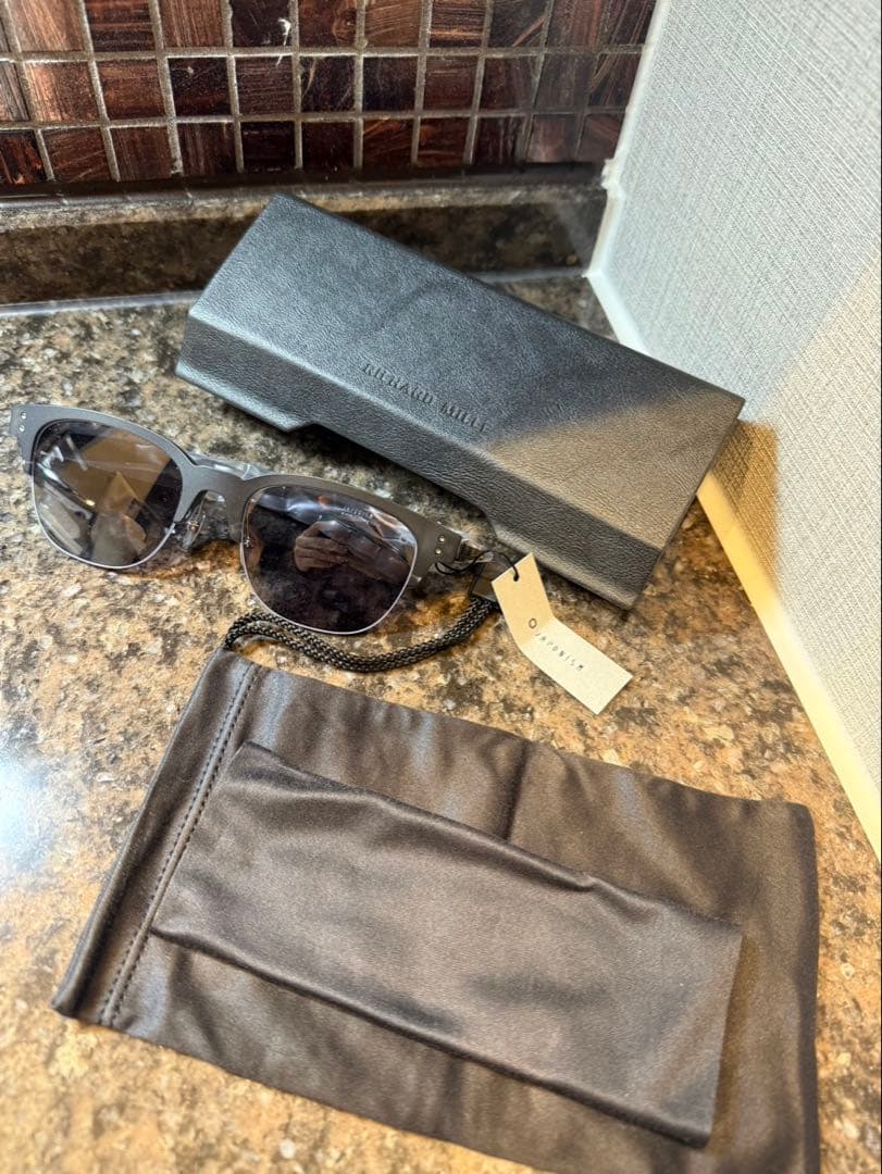 RICHARD MILLE グレー サングラス Music legend @JayZ is wearing the fantastic 75 pieces limited