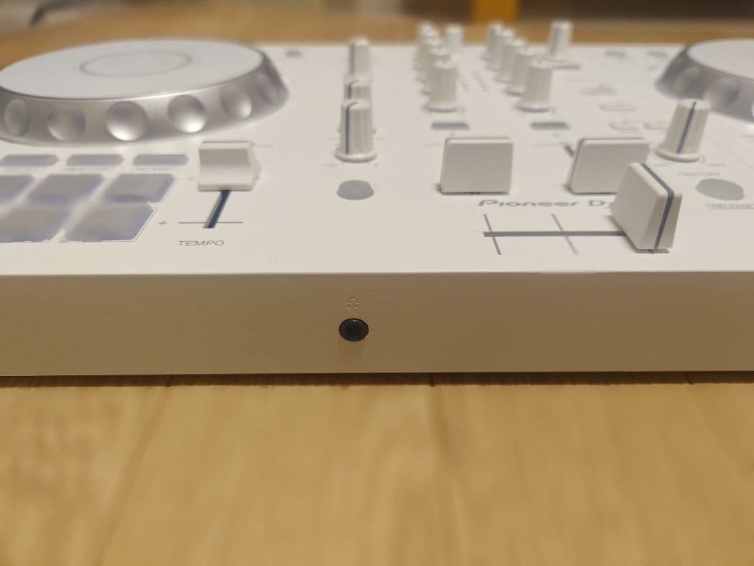 美品】DDJ-FLX4-W 外箱・持ち運び用ケース付き