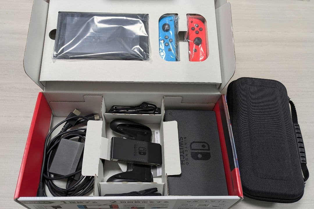 Nintendo switch本体、ガラスフィルム・ケース付き Nintendo Switch 有機ELモデル OLEDキャリングケース ガラスフィルム