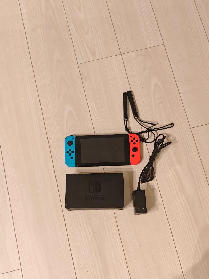 Nintendo Switch 本体 青と赤のJoy-Con付き Amazon.com: Nintendo Switch – Neon Red and Neon Blue Joy-Con