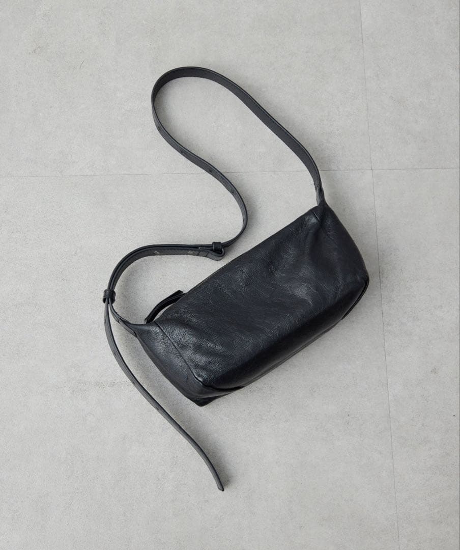 ear PAPILLONNER《本革/220g》ボックスショルダーバッグ