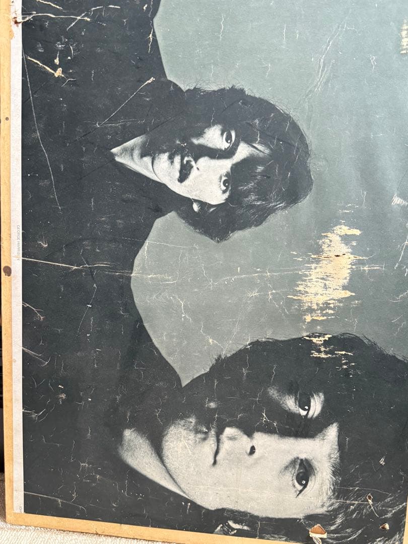 ビートルズ モノクロポスター 大判 傷あり - ミュージシャンお 得 な