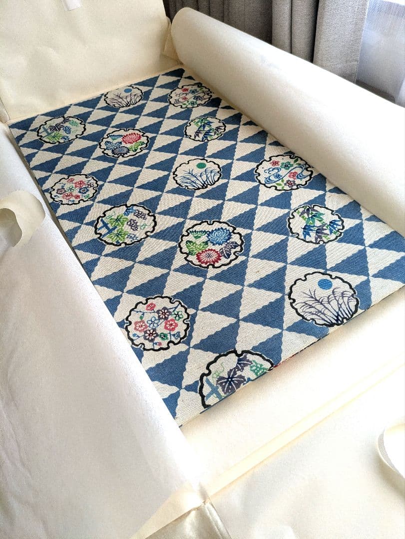 正絹銀座もとじ雪輪文様開名古屋 銀座【H-0789】塩瀬地 染名古屋帯 灰色 雪輪に桜の図 - 銀座きもの青木