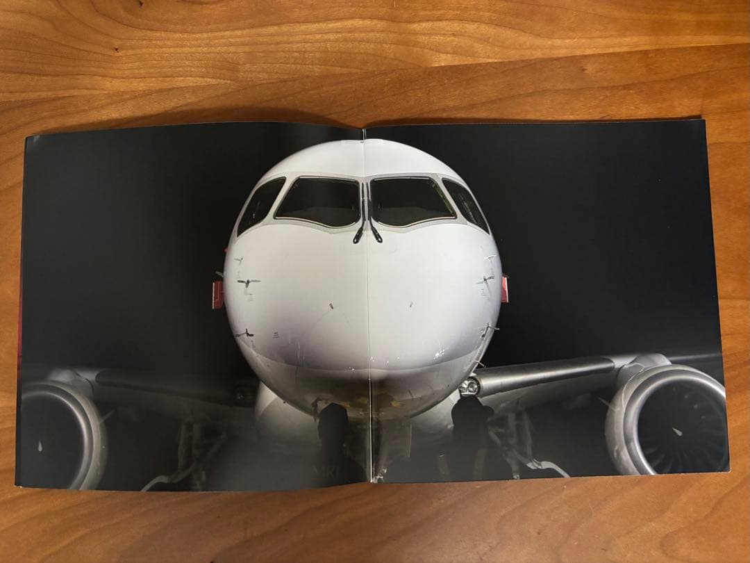 MRJロールアウト式典記念ブック、他 MRJロールアウト 記念ブック