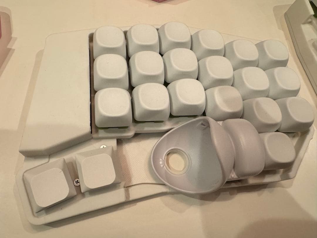 新品】keyball44改 白ケース完成品 lofree HADES - メルカリ