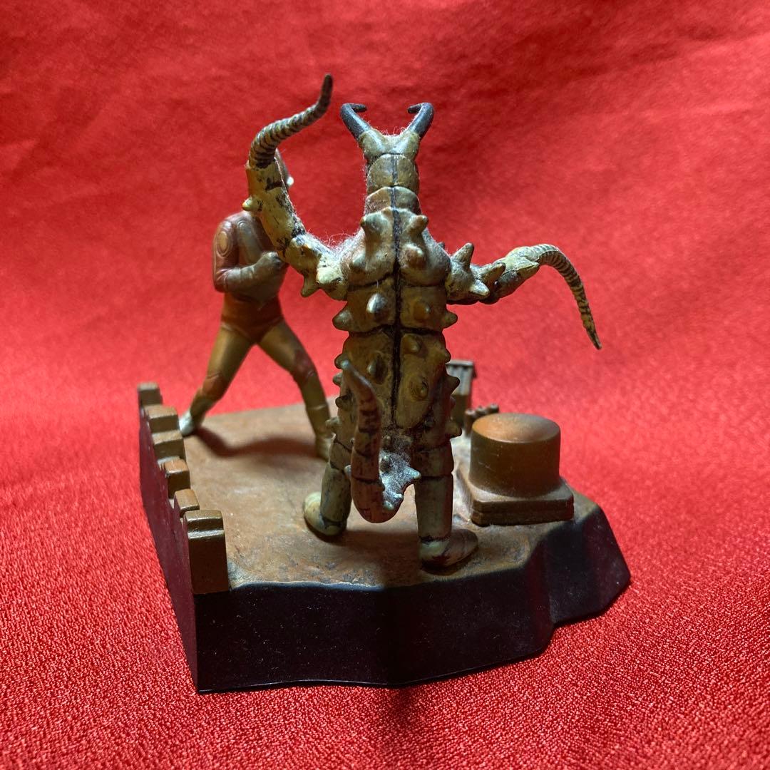 ウルトラ怪獣戯画 決戦！怪獣対マット ウルトラマン対グドン - メルカリ