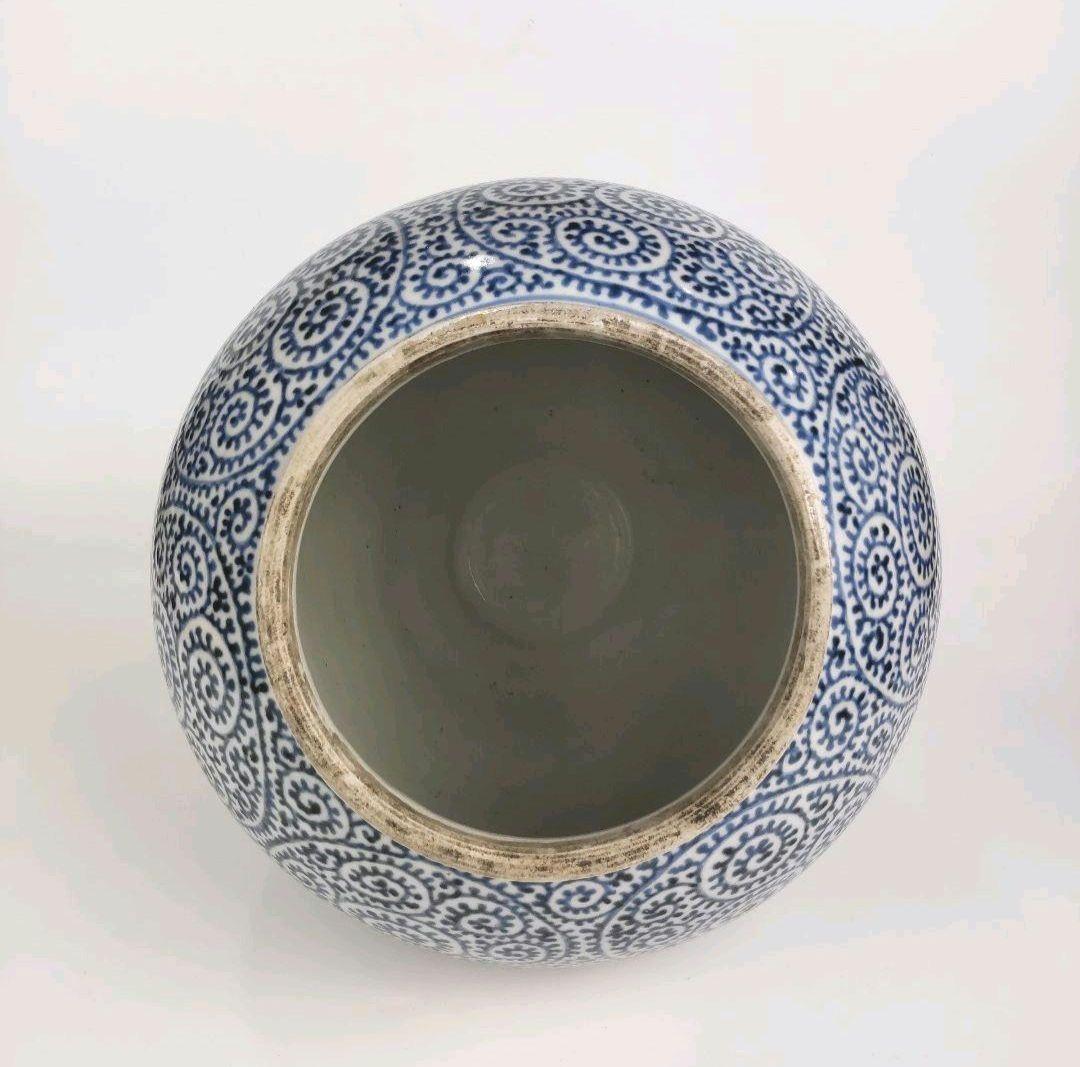 お値下げしました、古伊万里 染付 蛸唐草 沈香壺 - メルカリ