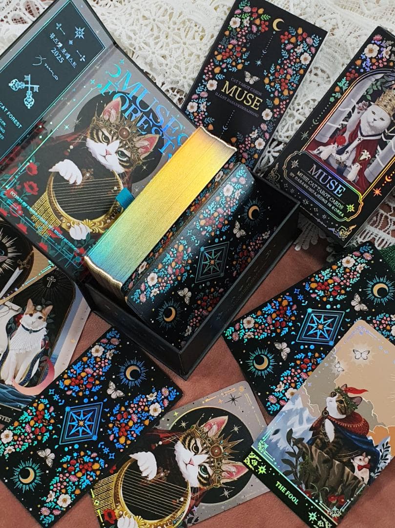 超入手困難な豪華絢爛美麗デッキ✨東洋と西洋を織り交ぜた芸術的な猫のタロットカード
