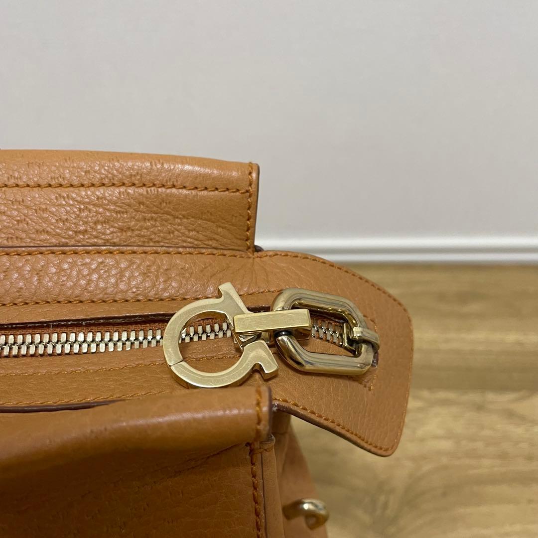 《美品》Ferragamo（フェラガモ）レザー ハンドバッグ ライトブラウン