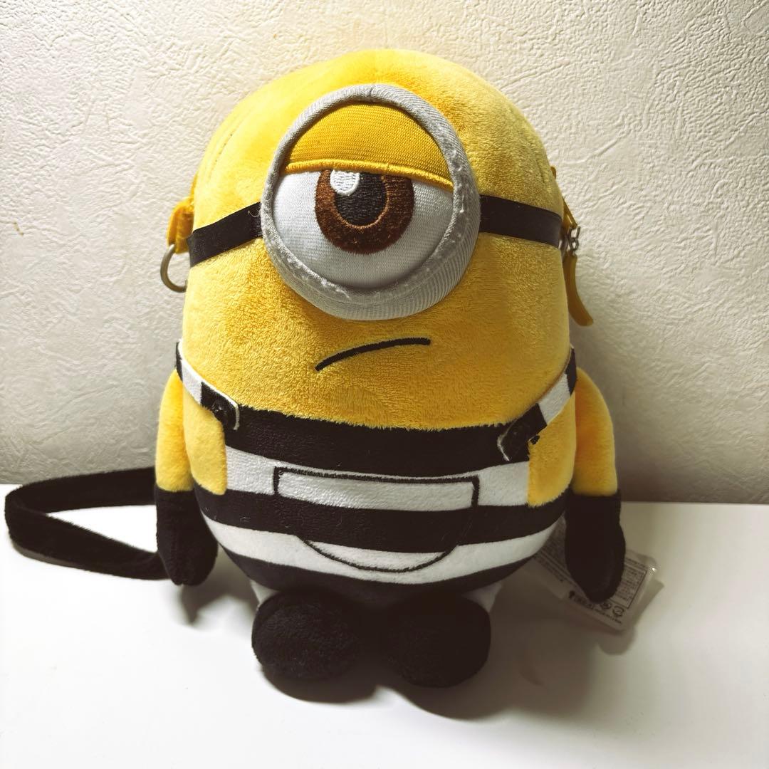 ミニオン 一つ目ポーチ ショルダー付き - メルカリ