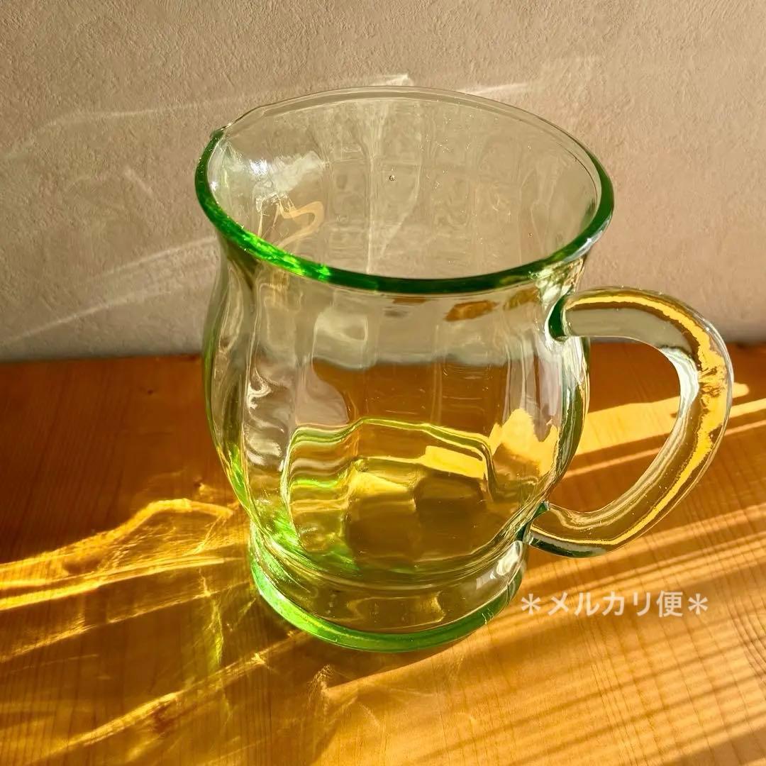 ヴィンテージ ウランガラス グリーン ジャグ ／ ピッチャー