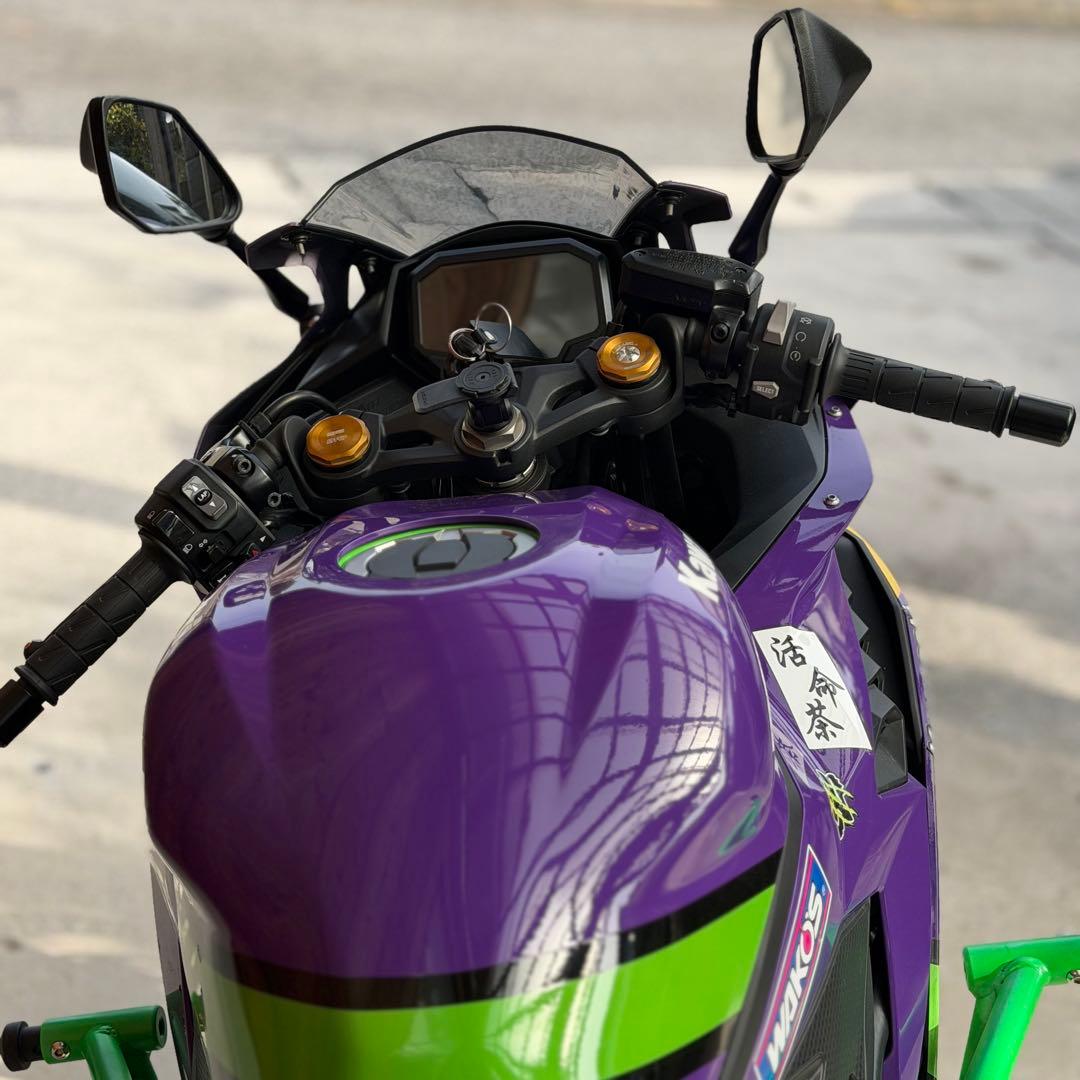Kawasaki Ninja ZX-25r 2024 - バイクウェア・装備特別