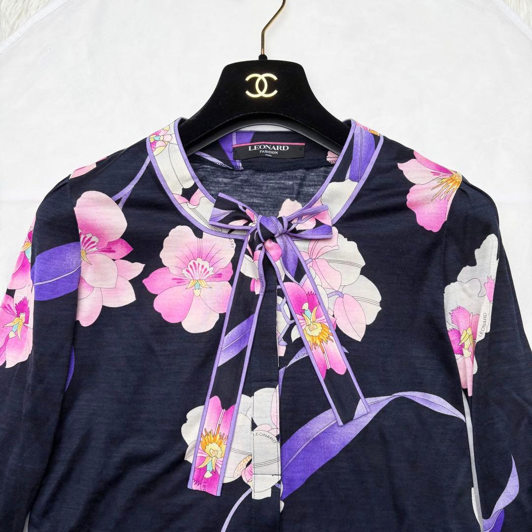 レオナール シルク混 ボウタイ花柄ブラウス トリム 長袖 比翼ボタン
