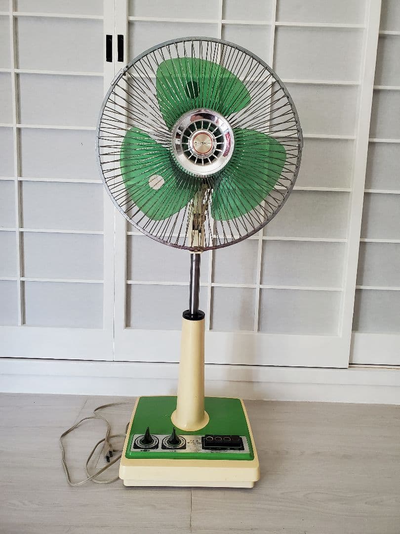 昭和レトロの日立扇風機(送料込み) - メルカリ