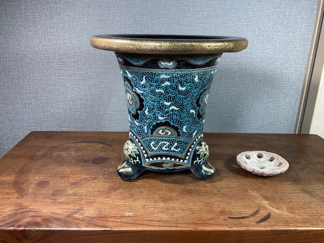 絵付けの綺麗な古い蘭鉢」万年青鉢古美術品 - メルカリ
