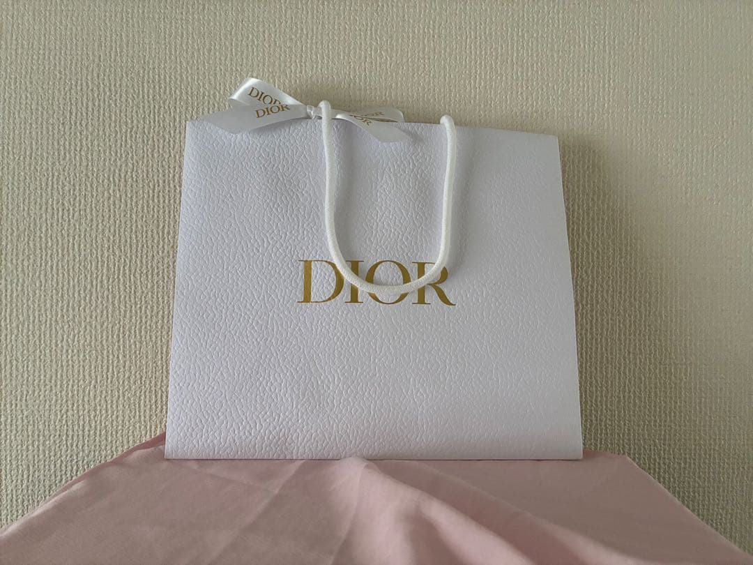 Dior ショップ袋とスキンケアセット Amazon.co.jp: 【国内正規品】DIOR ディオール ホリデーオファー