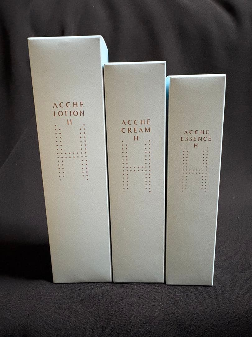 【新品未開封】アッチェ スキンケア3点セット（ローション・エッセンス・クリーム） 新品未開封】アッチェ スキンケア3点セット（ローション・エッセンス