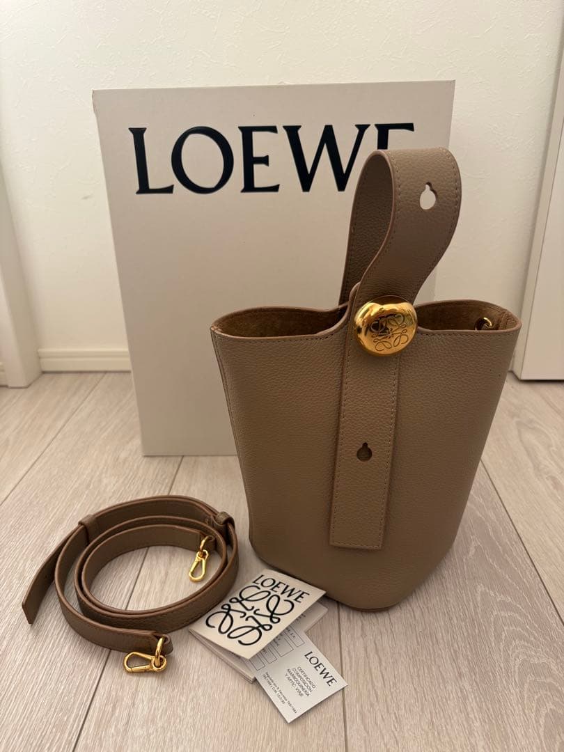 美品！LOEWE ロエベ べプルミニサンド バケツショルダーバッグ - メルカリ