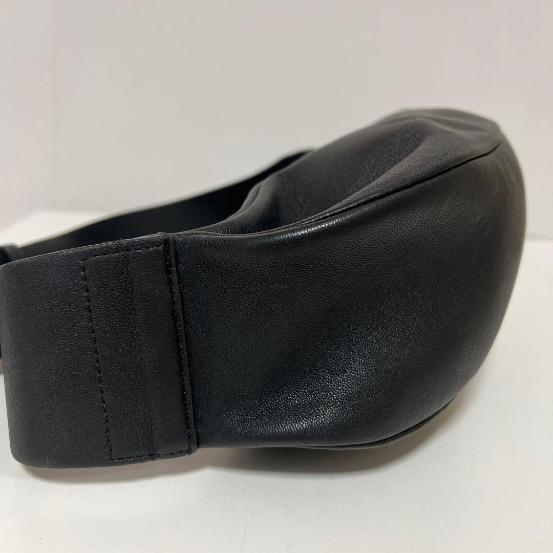 COS コス レザープリーツ ベルトバッグ ボディバッグ ブラック 中古