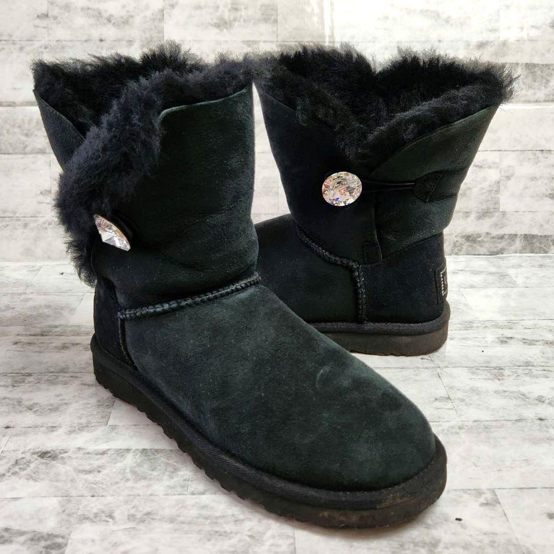 UGG アグ ムートンブーツ ベイリーボタン スワロフスキー 22cm - メルカリ