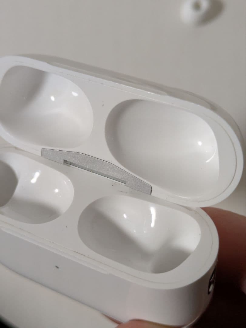 本物 Apple AirPods本体 第二世代 使用期間10カ月