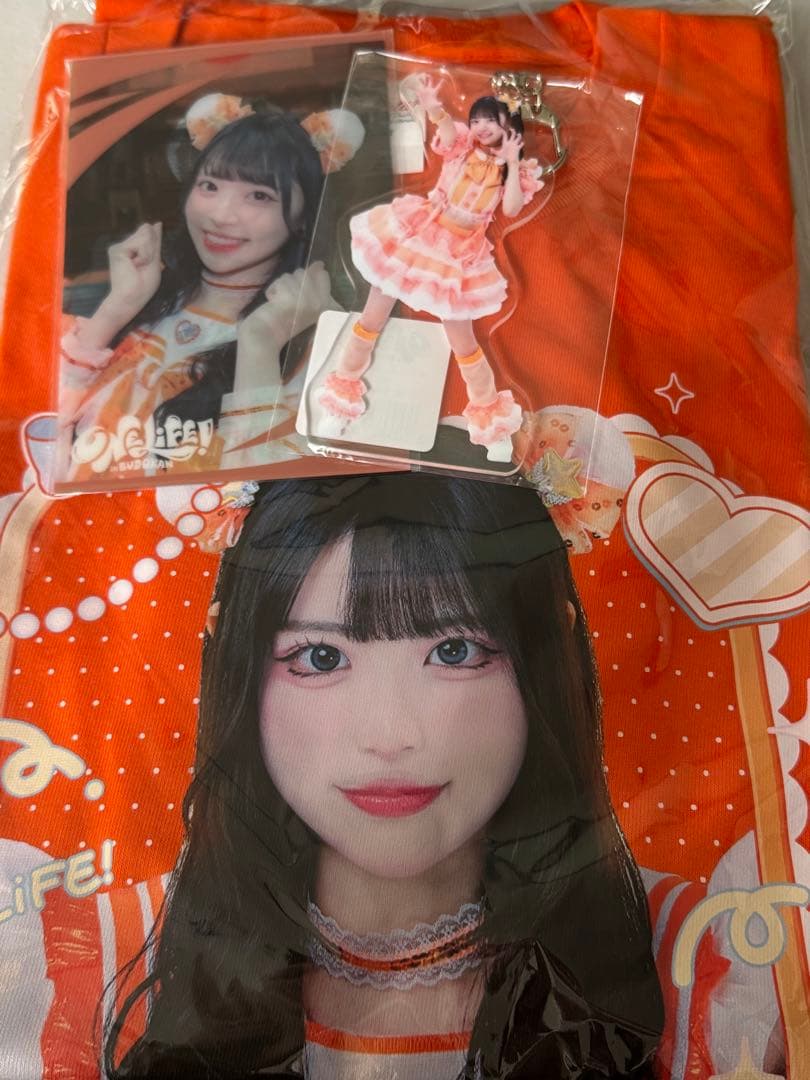 ONELIFE！くじ』 小熊まむ 実写Tシャツ - メルカリ