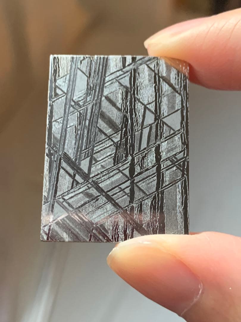 ギベオン鉄隕石　スライス標本　メテオライト　セリコ　パワーストーン　化石　根付 メテオライト 原石 ギベオン隕石 鉄隕石 約41.2g 天然石