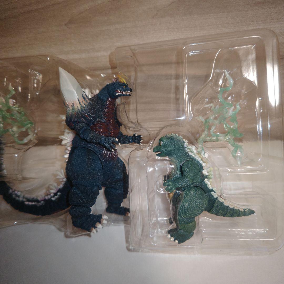 S.H.MonsterArts スペースゴジラ＆リトルゴジラ