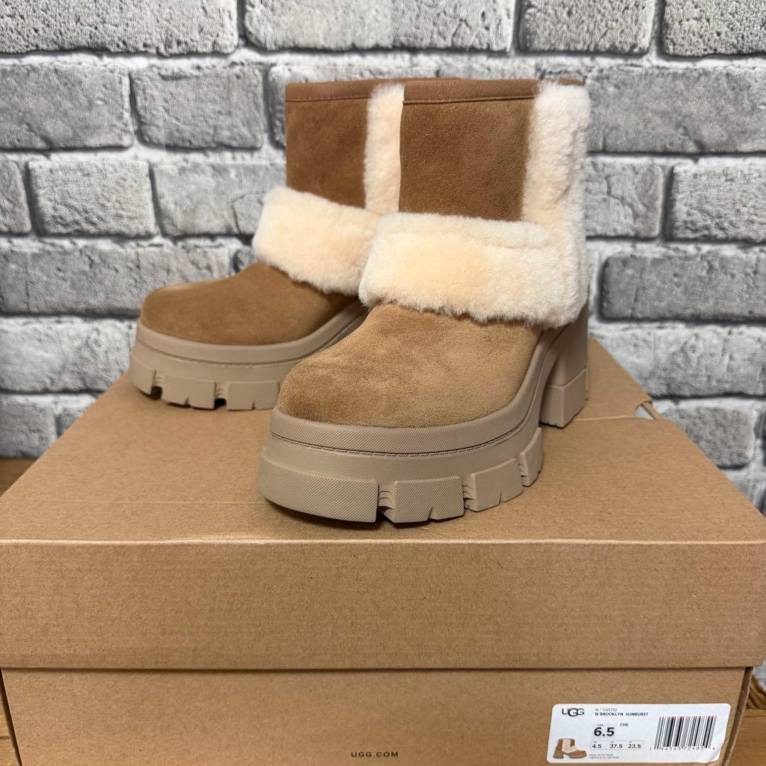 【美品】UGG W ROOKLYN SUNBURST 23.5cm