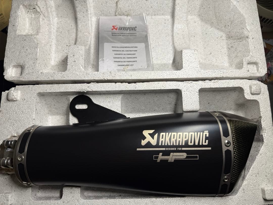 AKRAPOVIC M-HBR001 マフラー bmw rninet Akrapovic Slip-On Exhaust BMW R NineT Scrambler / Racer / Pure