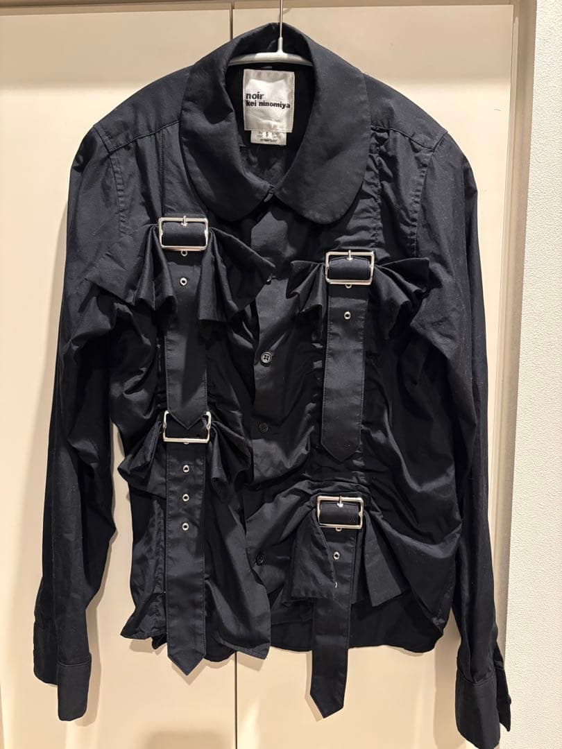noir kei ninomiya 黒リボンシャツ Sサイズ Noir Kei Ninomiya リボンディテール ブラウス | ホワイト | FARFETCH JP