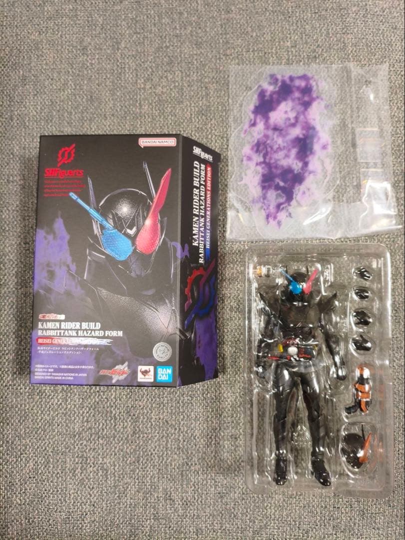 ユ*マ様 S.H.Figuarts 仮面ライダービルド ラビットタンクハザードフ