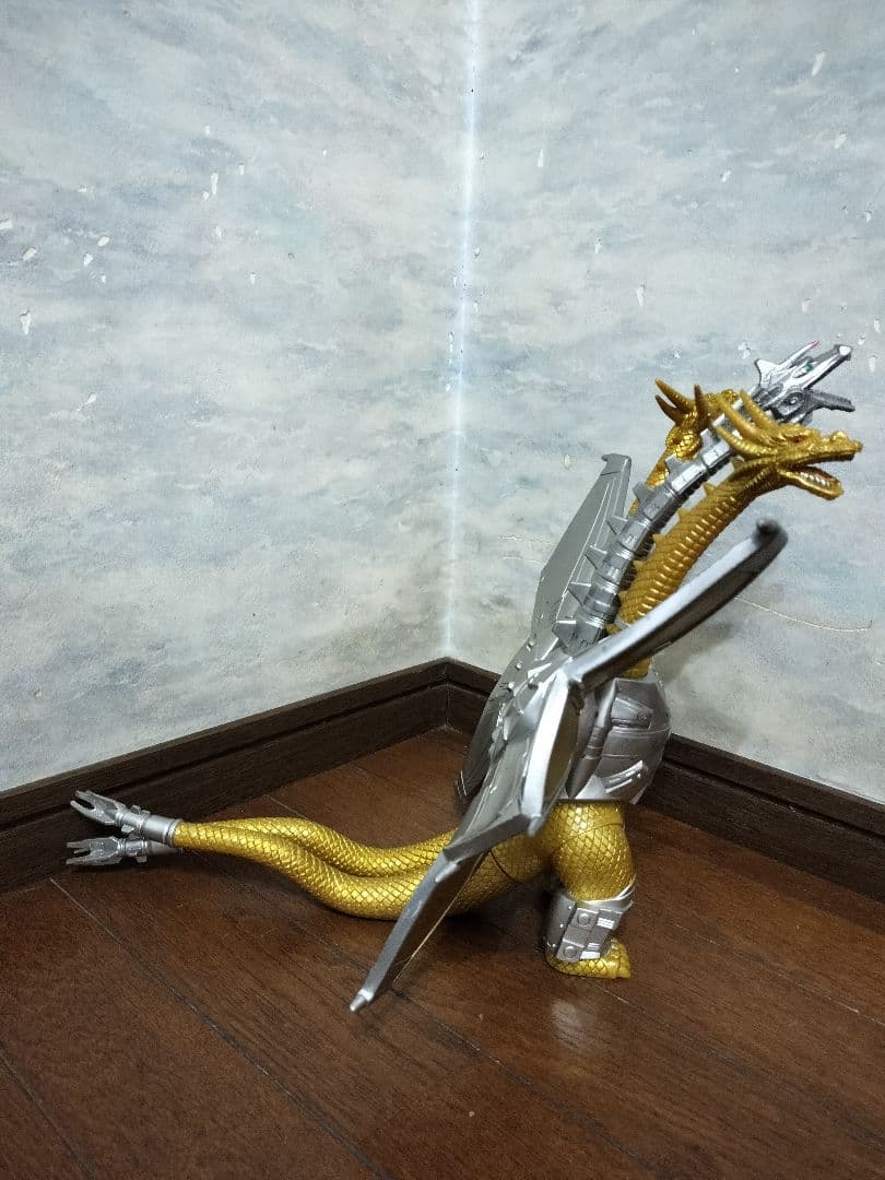 メカキングギドラ 東宝 BANDAI 1991 金色 (FOREVER版？) - メルカリ