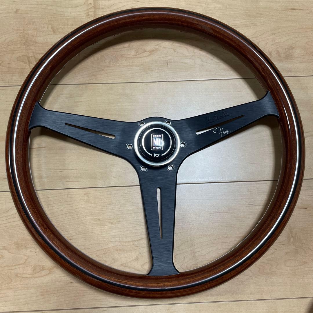 ナルディ クラシックウッド ステアリング ブラック 39センチ 商品詳細 NARDI/ナルディ CLASSIC（クラシック） ウッド/ブラック